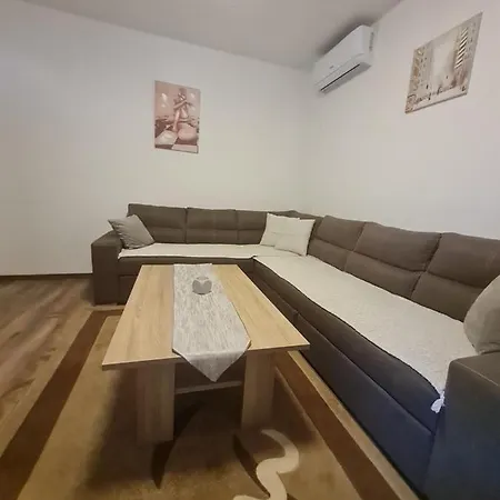 Lägenhet Apartman Ika *